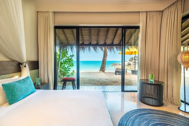 Rasa, King Bed, Ocean Front, Buri Rasa Village Phangan 2/3