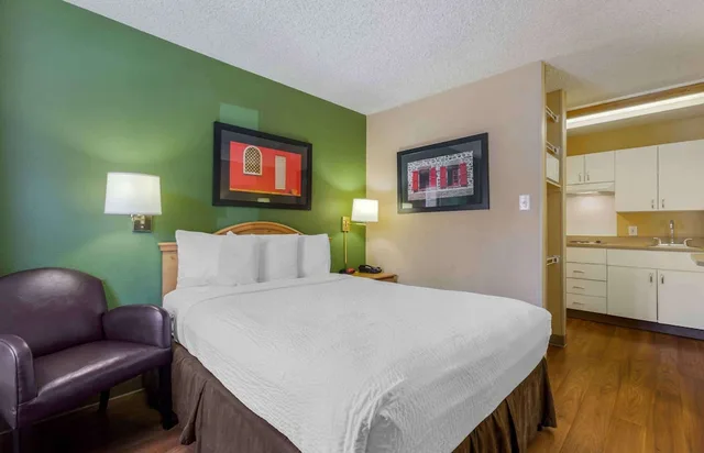 استوديو بسرير كوين، Extended Stay America Suites Phoenix Scottsdale Old Town 2/4