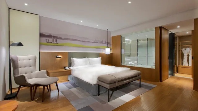 غرفة قياسية بسرير كينج بإطلالة على المدينة في طابق مرتفع، Holiday Inn Hotel And Suites Tianjin Downtown 1/7