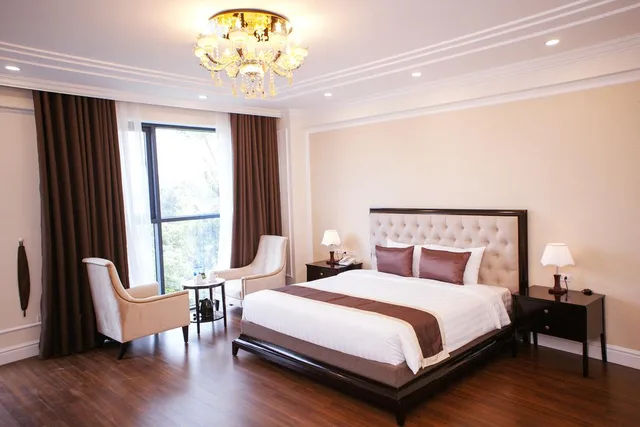 جناح تنفيذي، Adonis Hotel 1/2