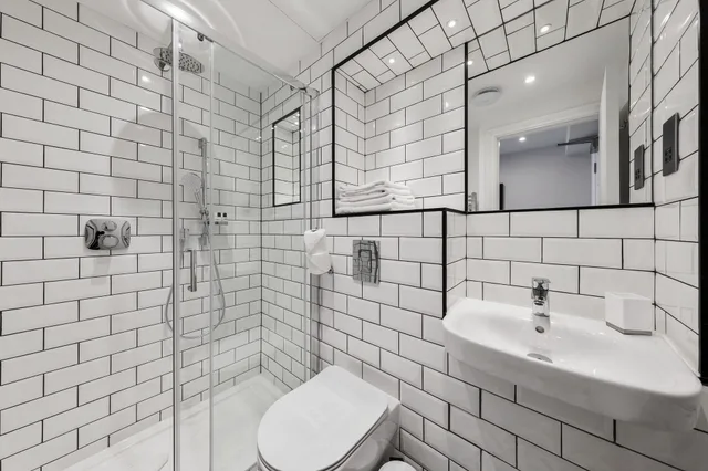 غرفة سوبيريور بسريرين منفصلين، Commodore Hotel London 4/6