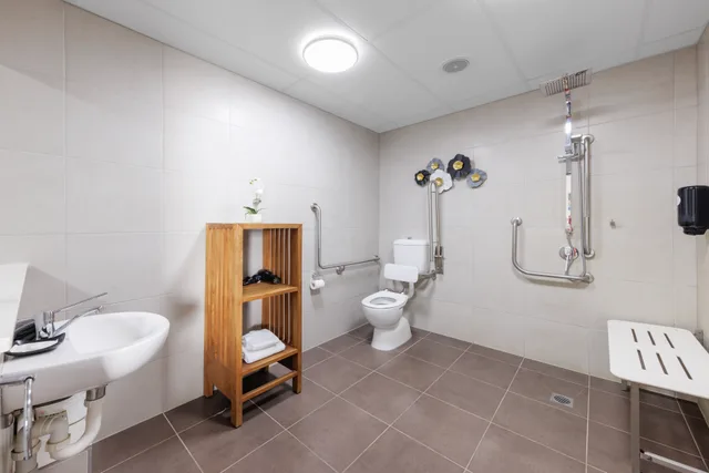 غرفة بسرير مزدوج بإطلالة لذوي الإعاقة، Ramada Suites by Wyndham Zen Quarter Darwin 3/3