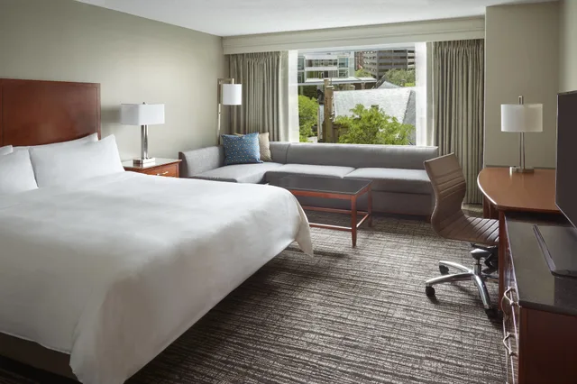 غرفة بسرير كينج، Marriott Eaton Centre Toronto 10/16