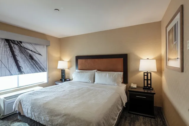 جناح بسريرين كينج بغرفتي نوم مع أريكة، Holiday Inn Express Suites Riverport 2/4