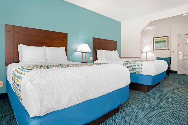 جناح بسريرين كوين مع أريكة، Best Western Plus Blue Angel Inn 1/3