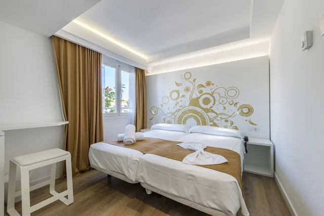 Standard, Twin Beds, Balcony, WelikeHotel Triton beach 6/10