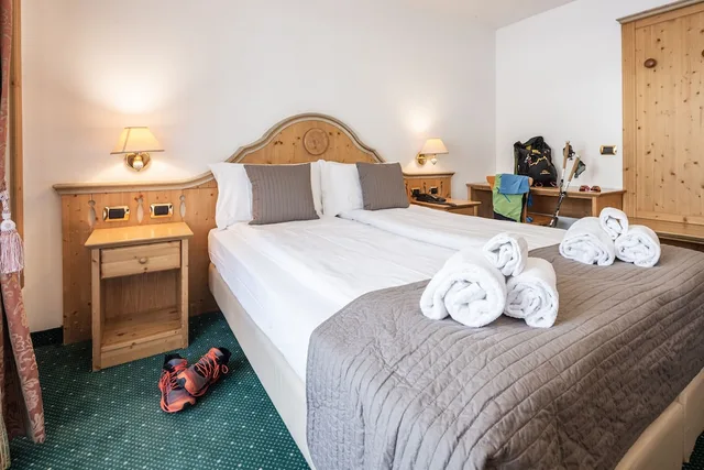Standard, Double Bed, Gran Chalet Soreghes 2/5