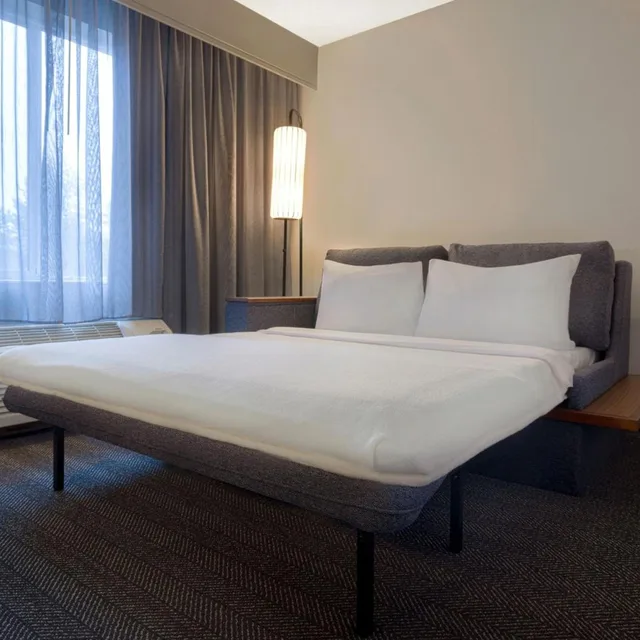 جناح بسرير كينج مع أريكة، Courtyard By Marriott Portland Southeast Clackamas 1/10