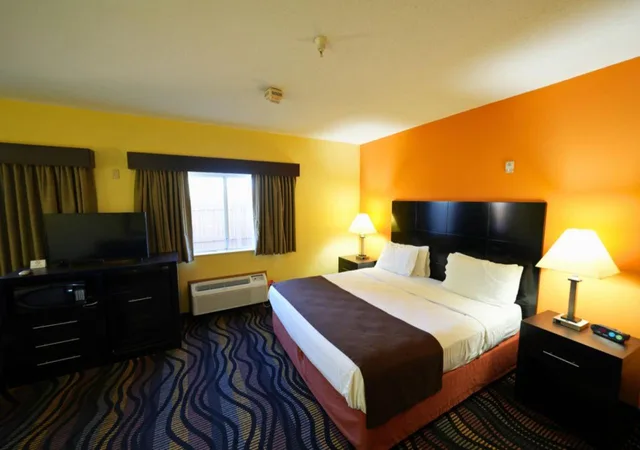 جناح بسرير كينج بجاكوزي، Americinn By Wyndham Streator 1/6