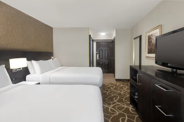 غرفة بسريرين كوين، Crowne Plaza Kitchener Waterloo 2/6