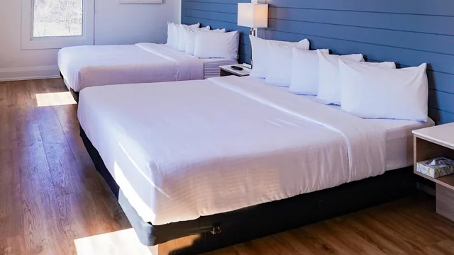 غرفة سوبيريور بسرير مزدوج، Colonial Hotel & Suites 1/5