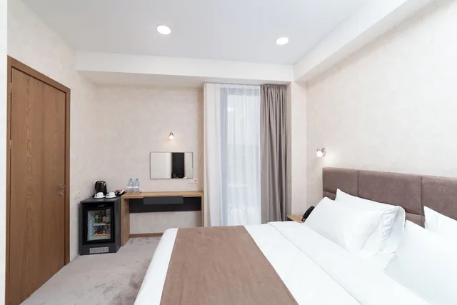جناح جونيور بشرفة، Brooch Boutique Hotel 2/6