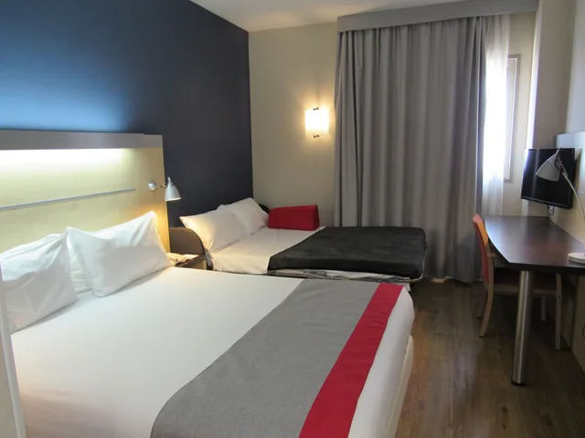 غرفة قياسية بسرير كوين لذوي الإعاقة، Holiday Inn Express Sant Cugat 1/7