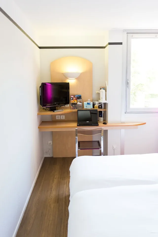 غرفة بسريرين منفصلين، Hotel inn Grenoble Eybens Parc des Expositions 1/2