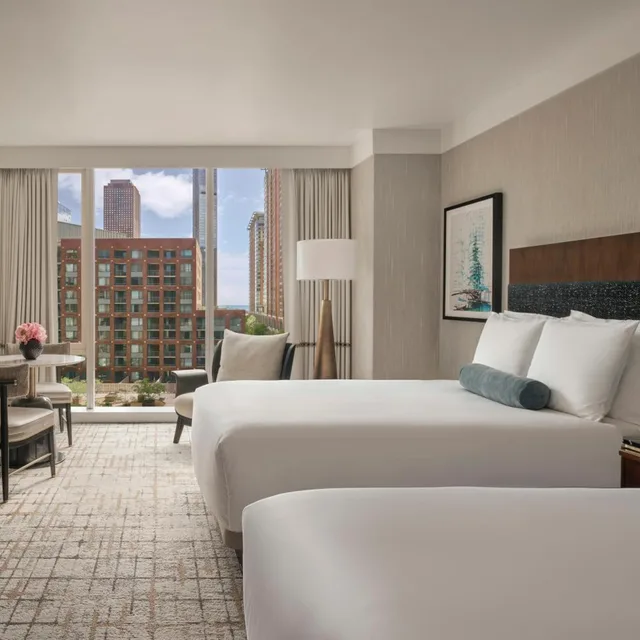 غرفة سوبيريور بسرير كوين، Loews Chicago 1/2