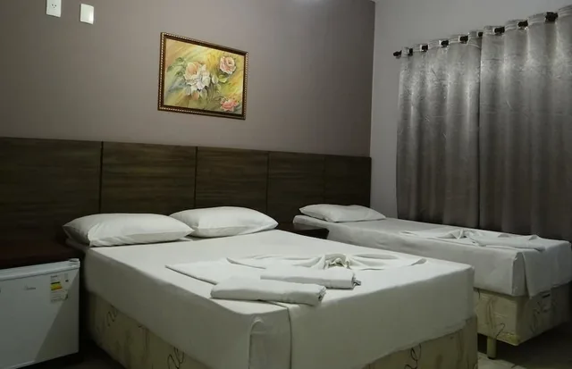 غرفة بسرير مزدوج أو سريرين منفصلين، Hotel Faenician 1/4