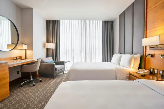 غرفة بسريرين مزدوجين لذوي الإعاقة، DoubleTree by Hilton Hotel Mexico City Santa Fe 2/4