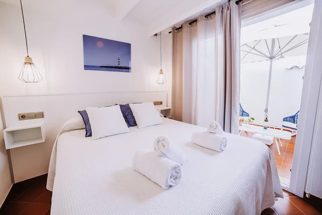 غرفة بسرير مزدوج بشرفة، Petit Hotel 5 Fars - Adults Only 3/6