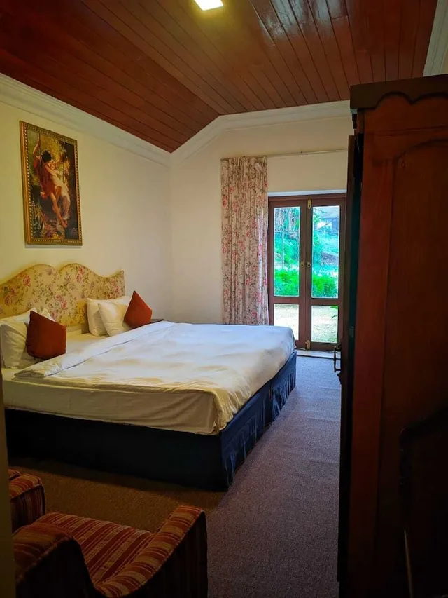 1 Bedroom, Standard, Triple, 1 King and 1 Single Beds, Courtyard View, Courtyard Area، Tea Bush Hotel 2/8