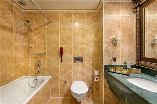 غرفة عائلية بإطلالة جزئية على البحر، Club Hotel Sera 3/3