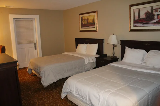 غرفة قياسية بسريرين مزدوجين، New Bedford Inn Suites 2/6
