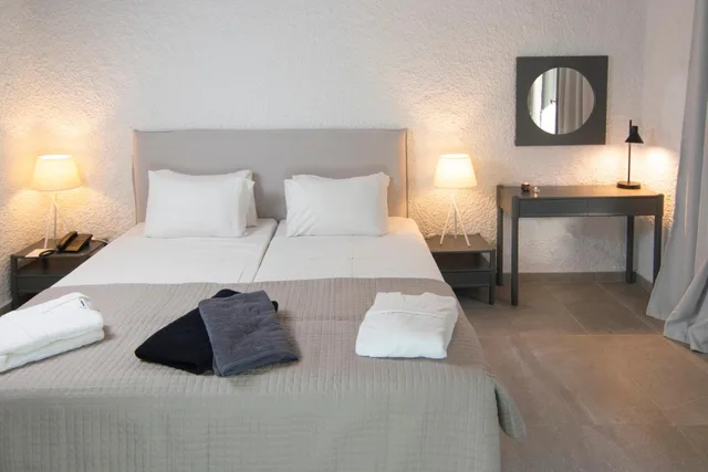 غرفة بسرير مزدوج أو سريرين منفصلين بإطلالة على الحديقة، Apollo Resort 1/10