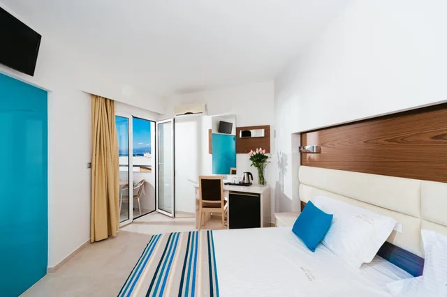 Room, Double or Twin Bed, Garden or Mountain View، Elounda Akti Olous Hotel - Adults Only 2/10