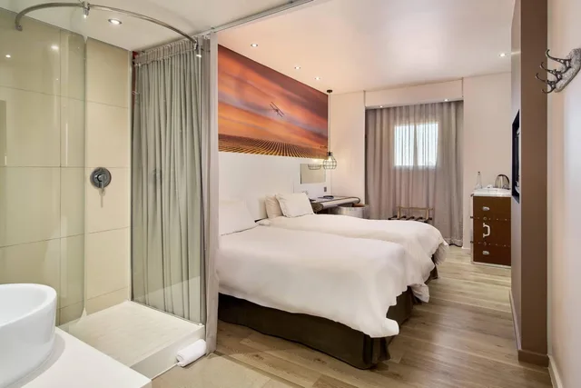 غرفة بسريرين منفصلين، Protea Hotel By Marriott O R Tambo Airport 11/11