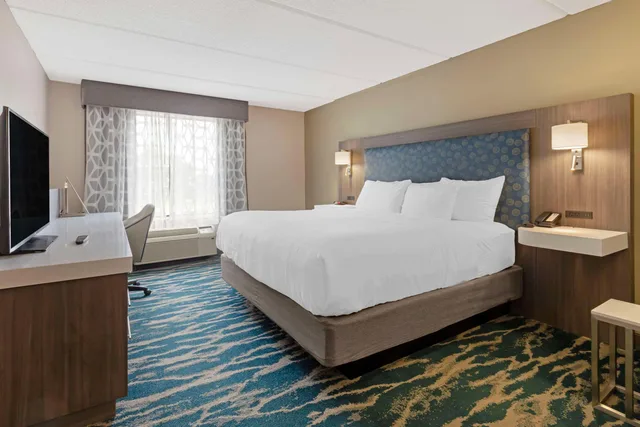 غرفة بسرير كينج لذوي الإعاقة، Comfort Inn and Suites Greenville 1/5
