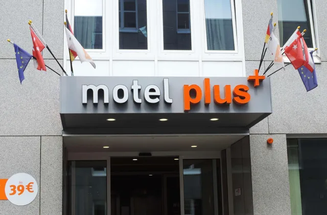 غرفة بسريرين منفصلين بإطلالة على المدينة، Motel Plus Berlin 1/1