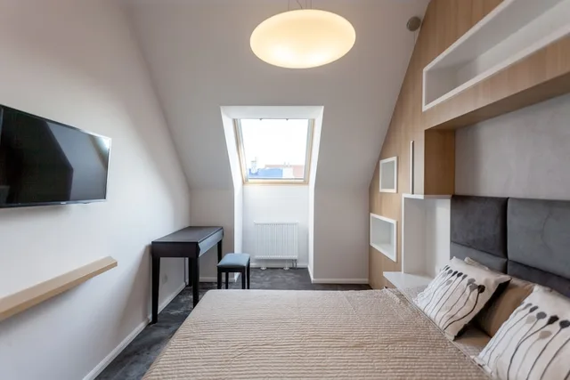شقة ديلوكس بسريرين منفصلين بشرفة بغرفتي نوم مع أريكة، Grano Apartments 5/10