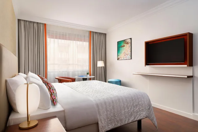 غرفة كلاسيكية بسرير كينج بإطلالة على الفناء، LE MERIDIEN NICE 2/5