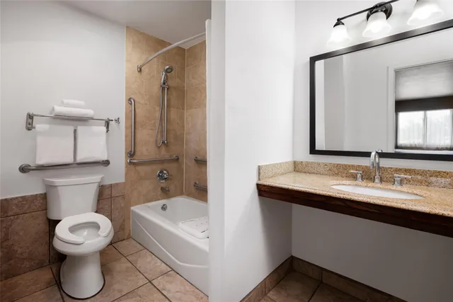 غرفة بسرير كينج لذوي الإعاقة، Best Western Discovery Inn 6/6