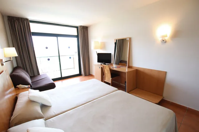 غرفة رباعية بسريرين مزدوجين، Ohtels Vila Romana 3/10