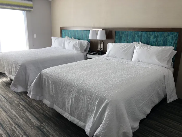 Standard, 2 Queen Beds, Hampton Inn Suites Pekin Peoria Area Il 2/8