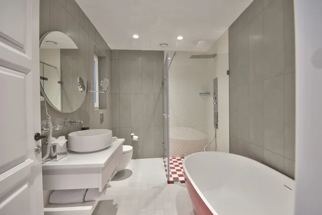 Executive, Penthouse, King Bed, Valley View, Sofa, Hot Tub، Holm Hotel And Spa 2/2