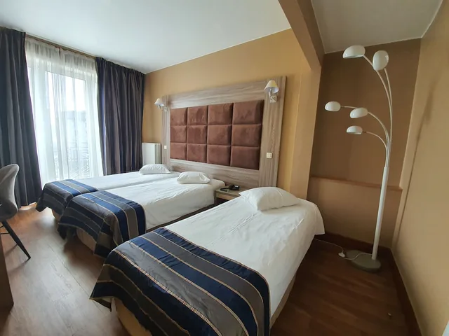 Superior, Triple, 3 Beds, Hotel Midi-Zuid 2/4