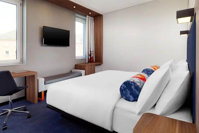 Urban, King Bed, ALOFT MUNICH 1/10