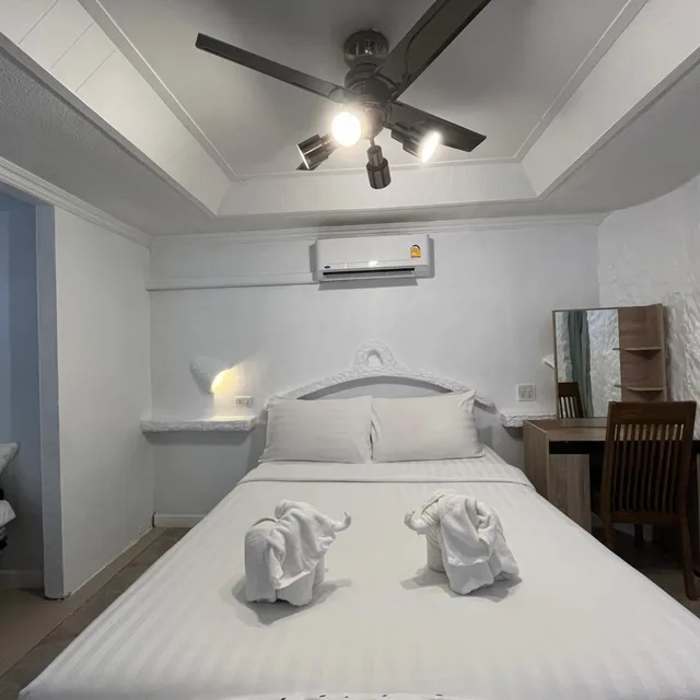 غرفة بسرير مزدوج مع سرير إضافي، Harrys Steakhouse & Beach Hotel 5/7