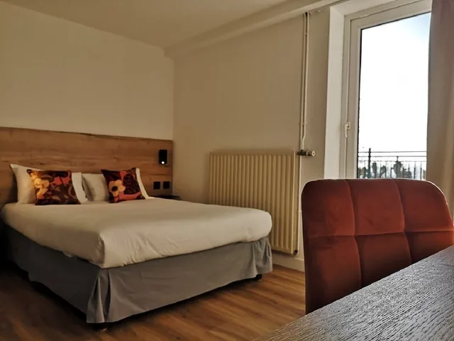 غرفة كلاسيكية بسريرين منفصلين بشرفة، Hotel Les Mesanges 1/3