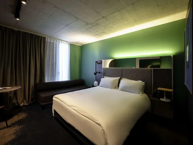 Lounge, Junior Suite, King Bed, Sofa، Mercure Hotel Delemont 5/9