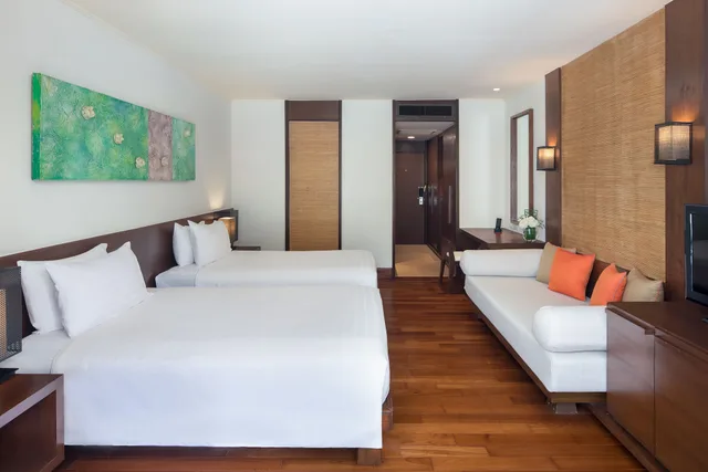 غرفة بسرير كينج بإطلالة على المسبح، Pullman Pattaya Hotel G 1/8