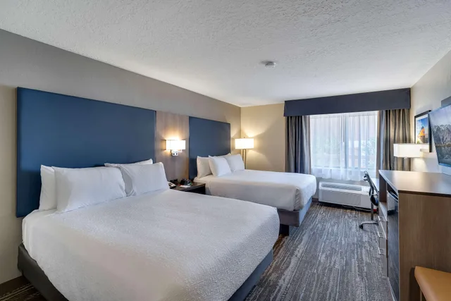 جناح بسريرين كوين، SureStay Plus Hotel by Best Western Price 1/4