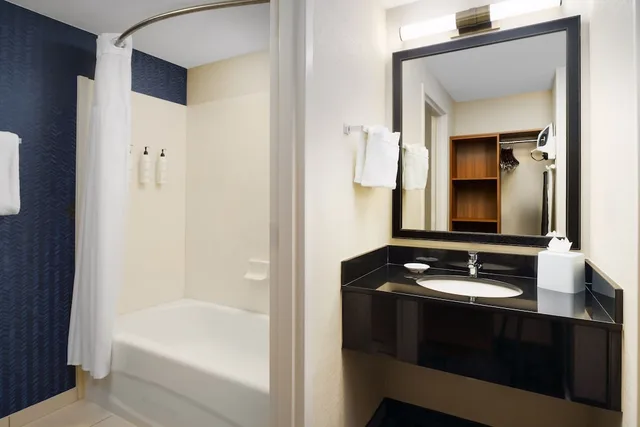 غرفة بسرير كينج، Fairfield Inn Suites Boca Raton 6/8