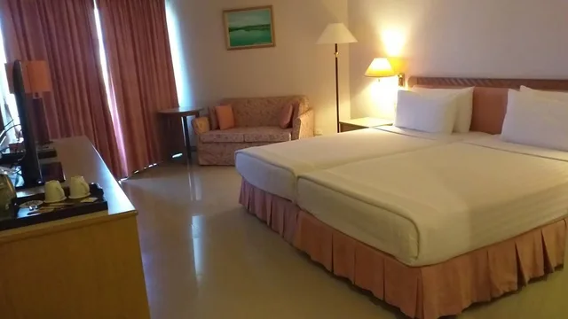 غرفة ديلوكس بسرير مزدوج، Khanom Golden Beach Hotel 3/9