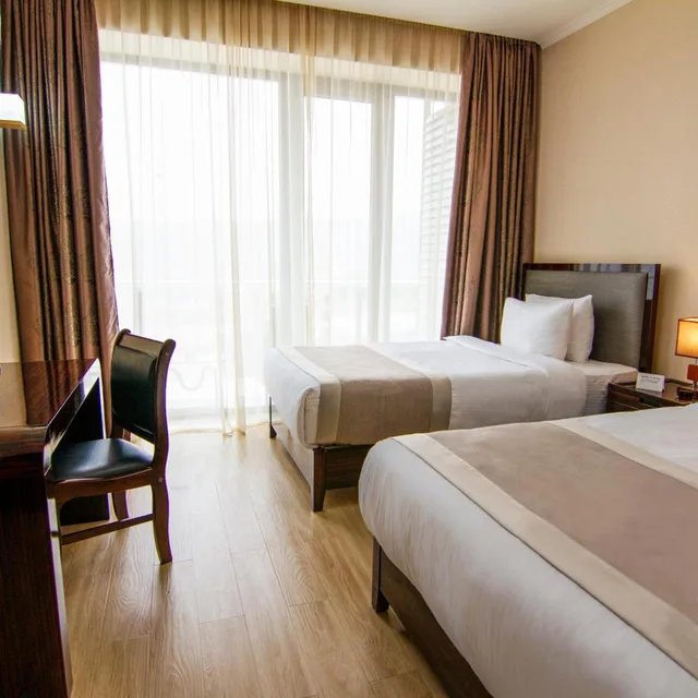 غرفة بسريرين منفصلين بإطلالة على المدينة، Lisi Hills Hotel 8/10