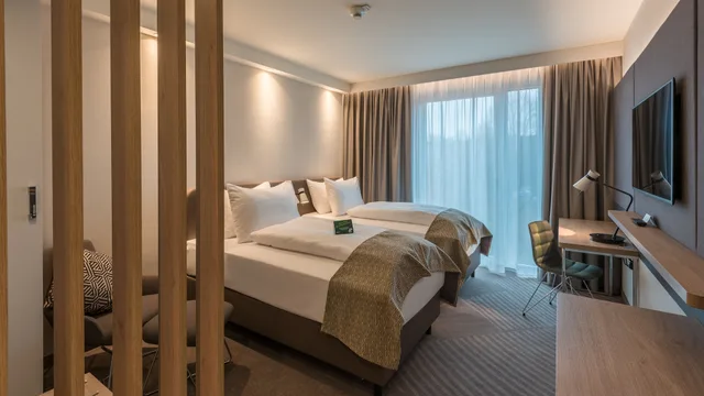 Standard, Twin Beds, Holiday Inn Hamburg Berliner Tor 1/5