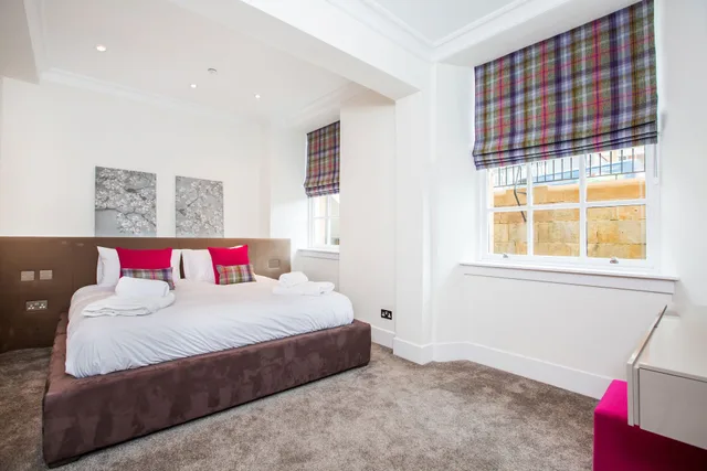 شقة بسريرين مزدوجين بـ3 غرف نوم، Blythswood Square Apartments 1/4
