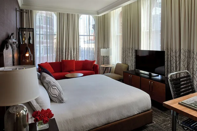غرفة ركنية بسرير كينج بإطلالة على المدينة، Kimpton Hotel Vintage Portland 2/3