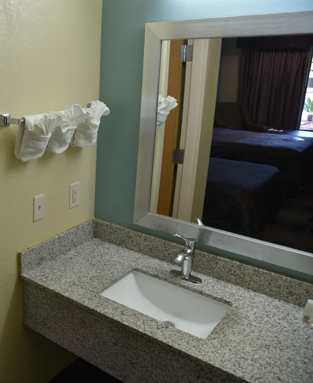 غرفة بسرير كينج لذوي الإعاقة، Days Inn By Wyndham Ladson Summerville Charleston 7/7